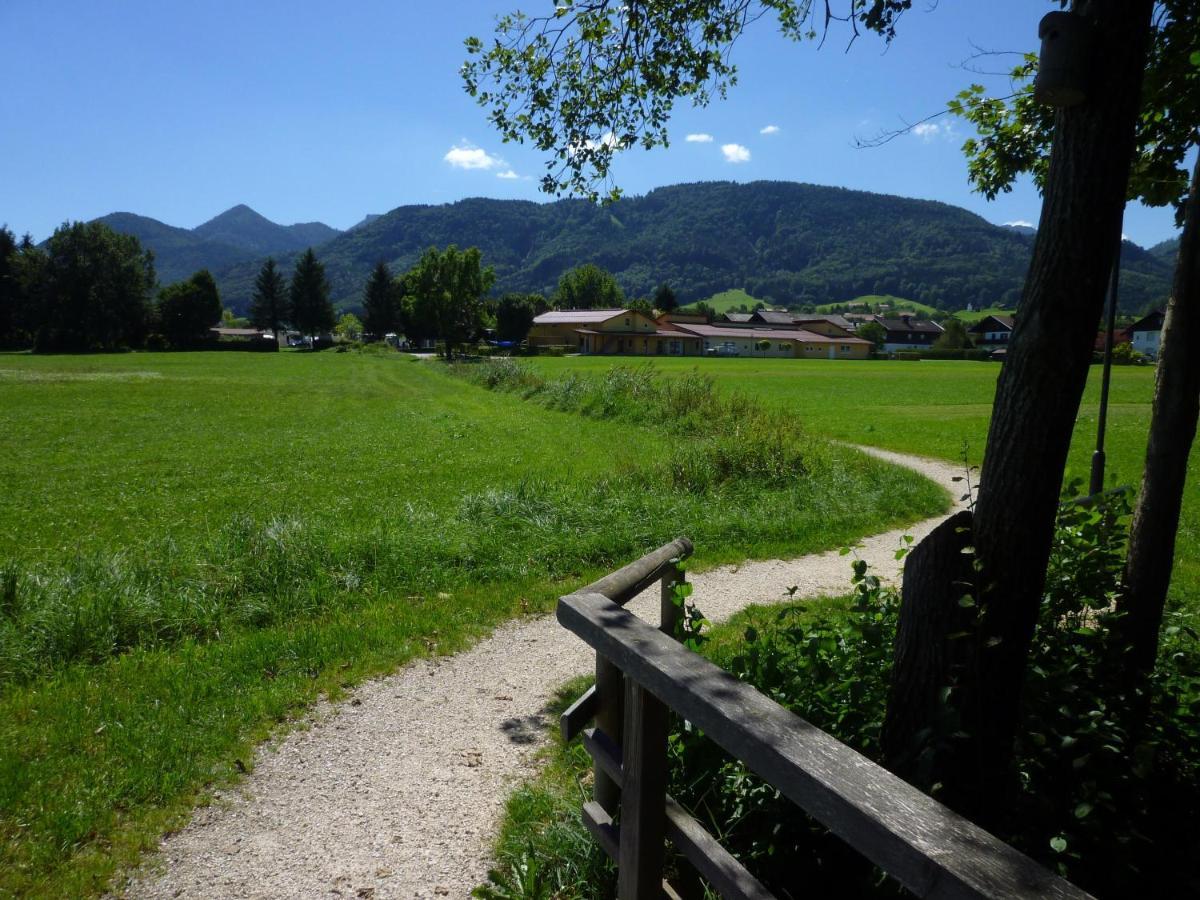 Zwischen Chiemsee Und Bergen Dg Bernau am Chiemsee Luaran gambar