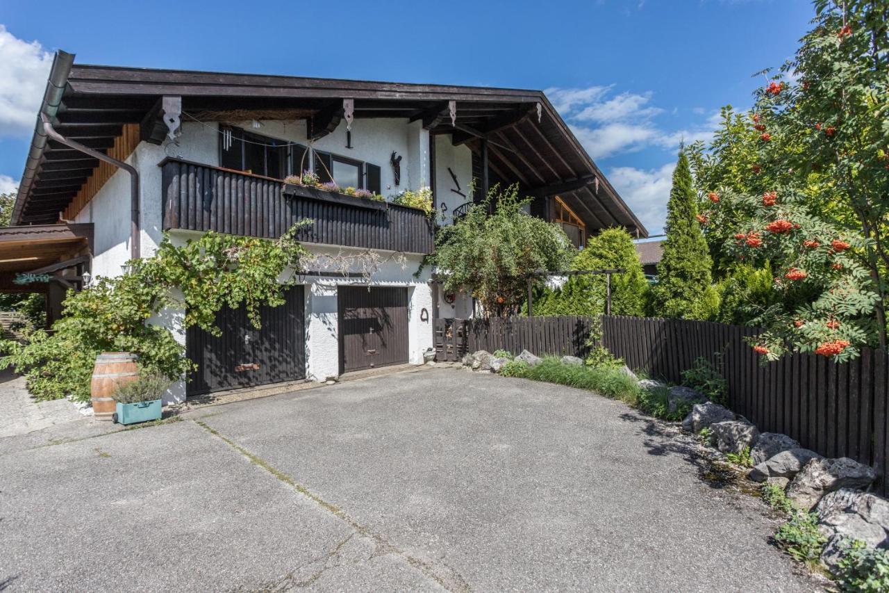 Zwischen Chiemsee Und Bergen Dg Bernau am Chiemsee Luaran gambar